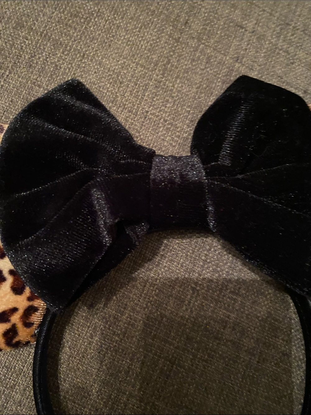 Disney Safari Leopard Print Minnie Ears Headband with Black Bow - Picture 5 of 5